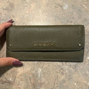 Hunter green Micheal Kors wallet